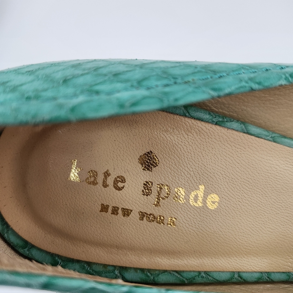 SOLD!! kate spade Mint Green Textured Pointed Toe Pumps - Picture 4 of 15